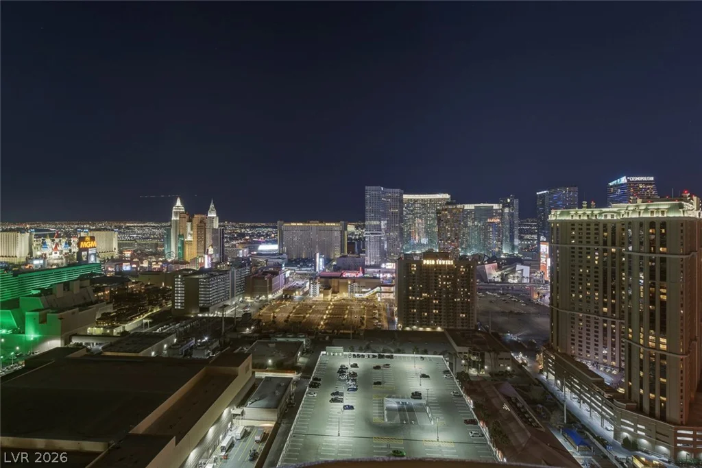 145 Harmon, Las Vegas, NV 89109