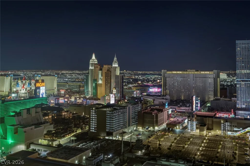 145 Harmon, Las Vegas, NV 89109
