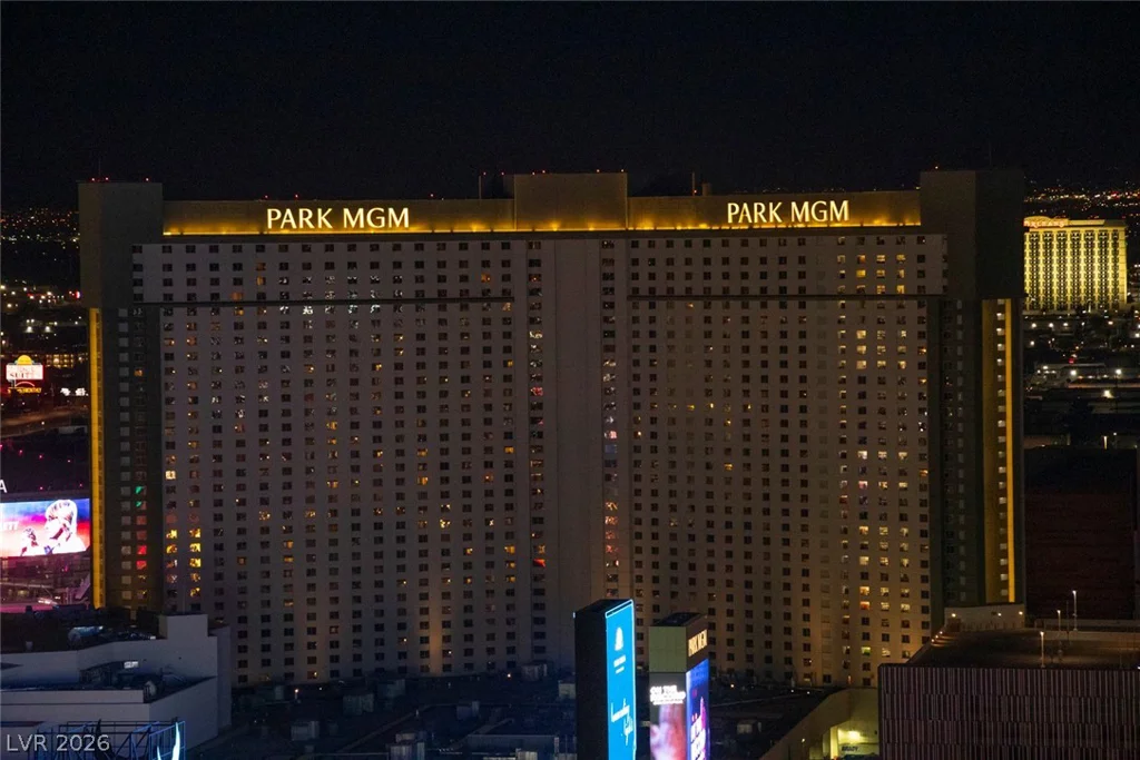 145 Harmon, Las Vegas, NV 89109