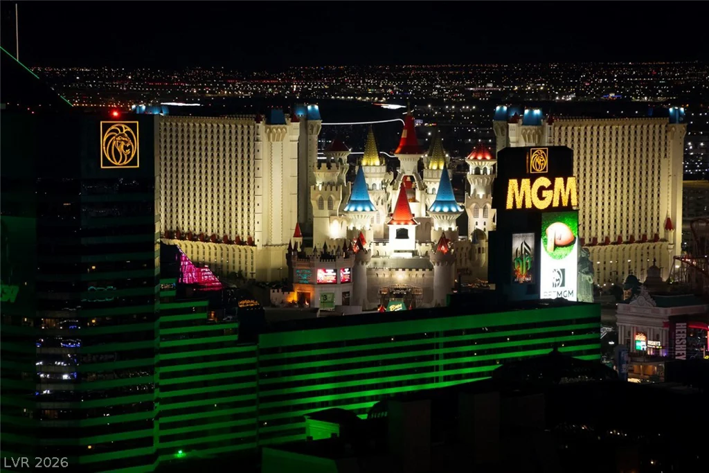 145 Harmon, Las Vegas, NV 89109