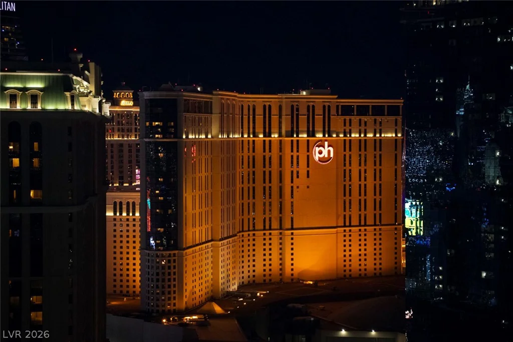 145 Harmon, Las Vegas, NV 89109