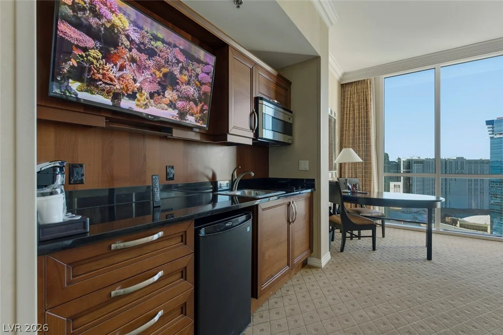 145 Harmon, Las Vegas, NV 89109