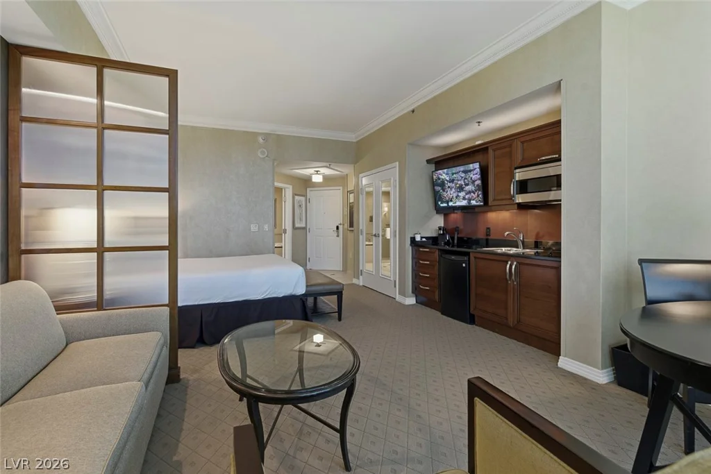 145 Harmon, Las Vegas, NV 89109
