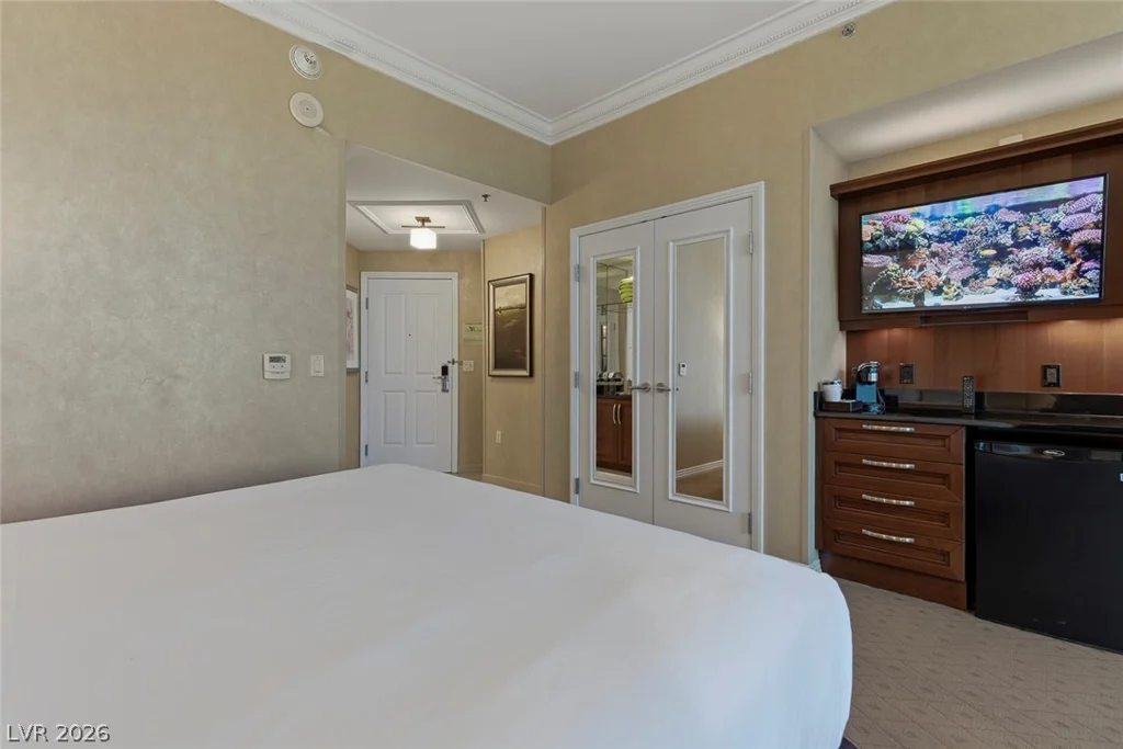 145 Harmon, Las Vegas, NV 89109