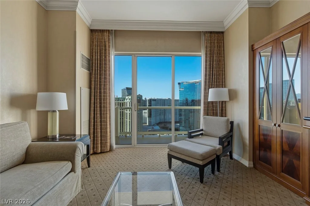 145 Harmon, Las Vegas, NV 89109