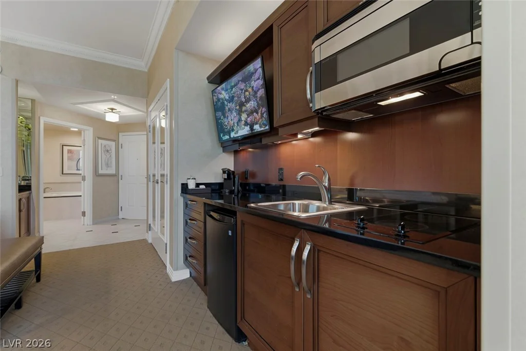 145 Harmon, Las Vegas, NV 89109