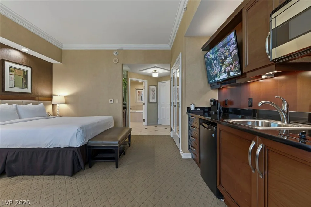145 Harmon, Las Vegas, NV 89109