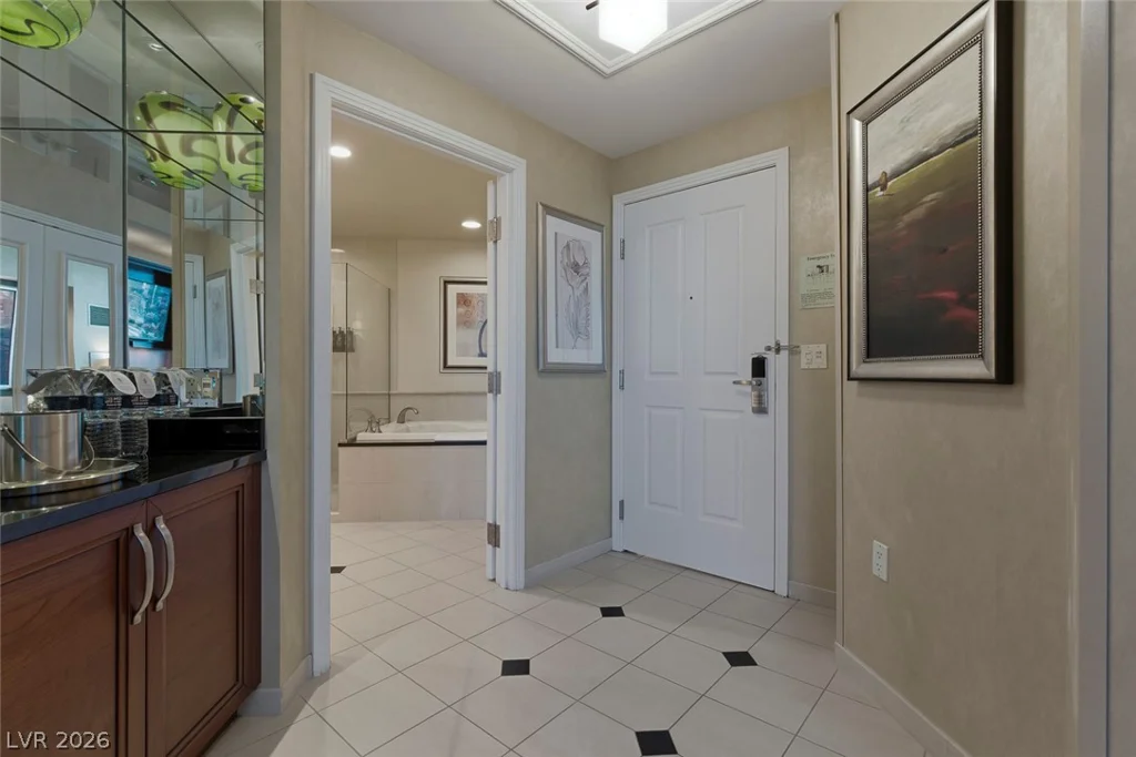 145 Harmon, Las Vegas, NV 89109