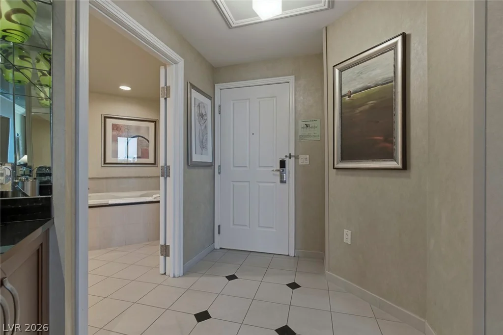 145 Harmon, Las Vegas, NV 89109