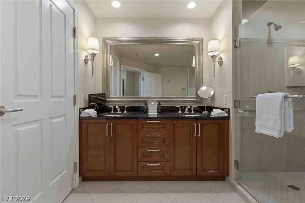 145 Harmon, Las Vegas, NV 89109