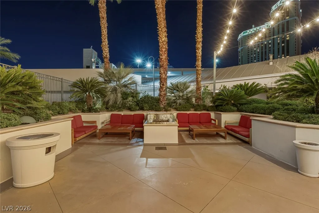 145 Harmon, Las Vegas, NV 89109