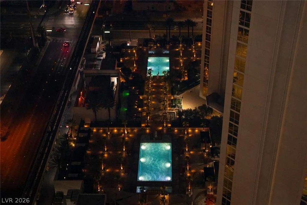 145 Harmon, Las Vegas, NV 89109
