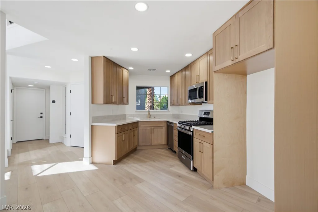 6608 Kirwan Heights, Las Vegas, NV 89108
