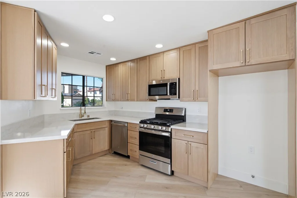 6608 Kirwan Heights, Las Vegas, NV 89108