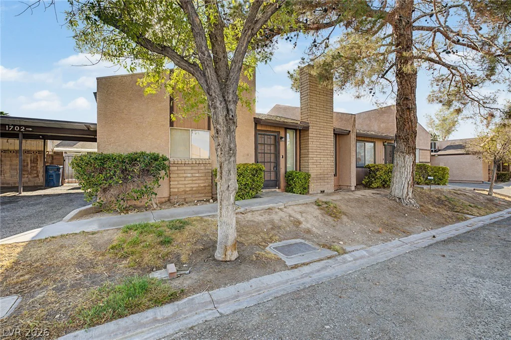 1702 Marathon, Las Vegas, NV 89108