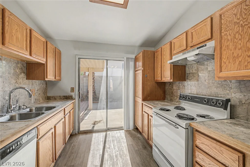 1702 Marathon, Las Vegas, NV 89108
