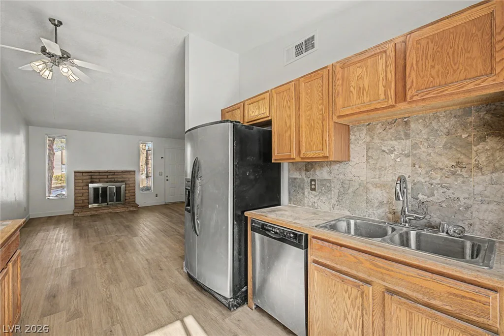 1702 Marathon, Las Vegas, NV 89108