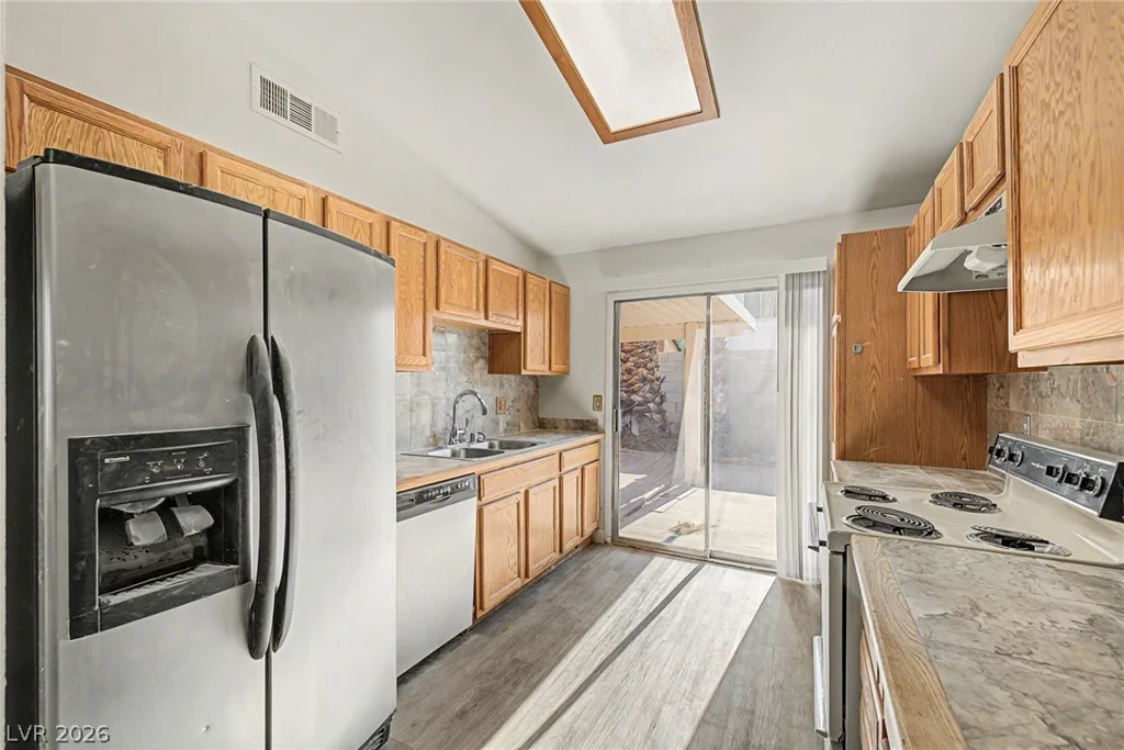 1702 Marathon, Las Vegas, NV 89108