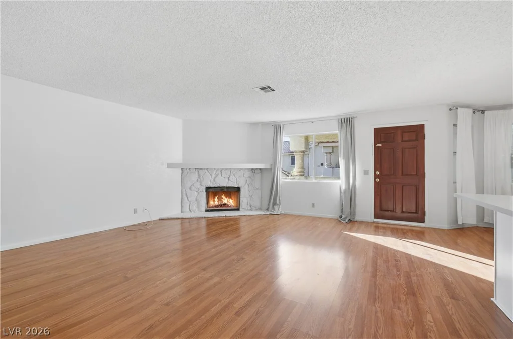 945 Falconhead, Las Vegas, NV 89128