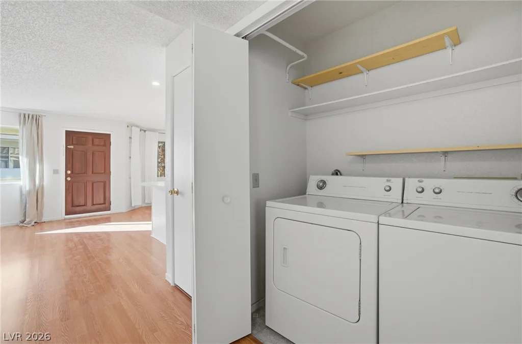 945 Falconhead, Las Vegas, NV 89128