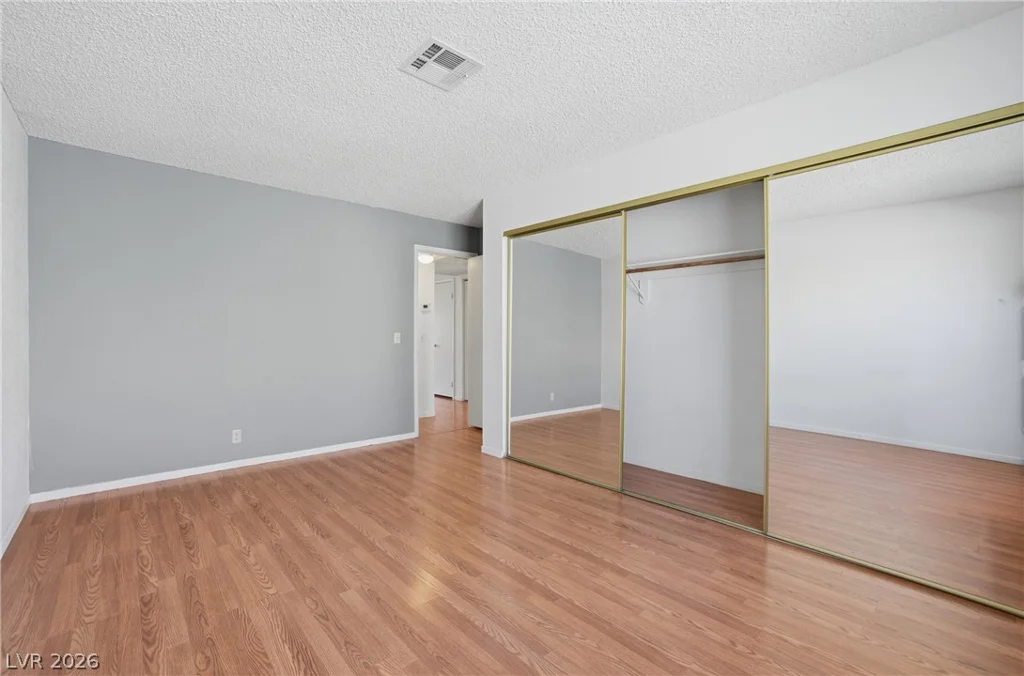 945 Falconhead, Las Vegas, NV 89128