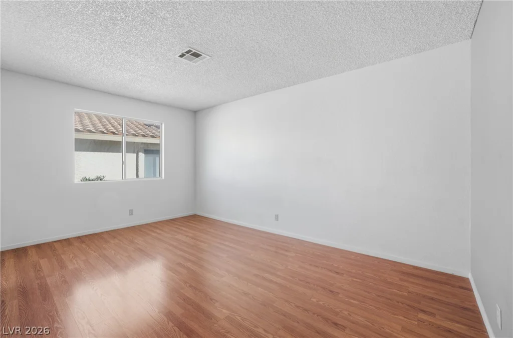 945 Falconhead, Las Vegas, NV 89128