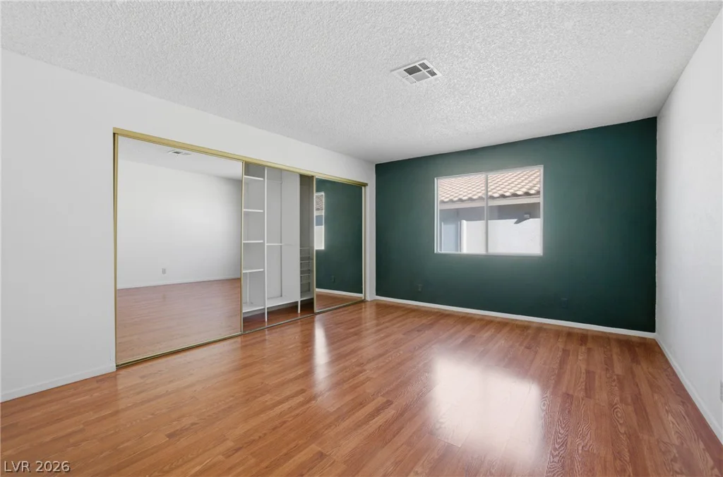 945 Falconhead, Las Vegas, NV 89128