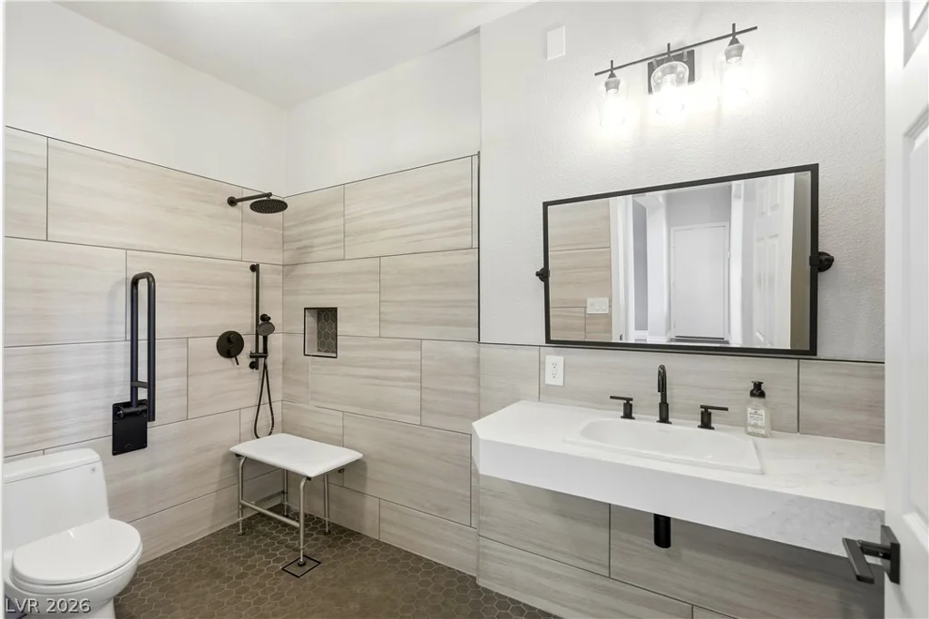 8834 Arroyo Azul, Las Vegas, NV 89131