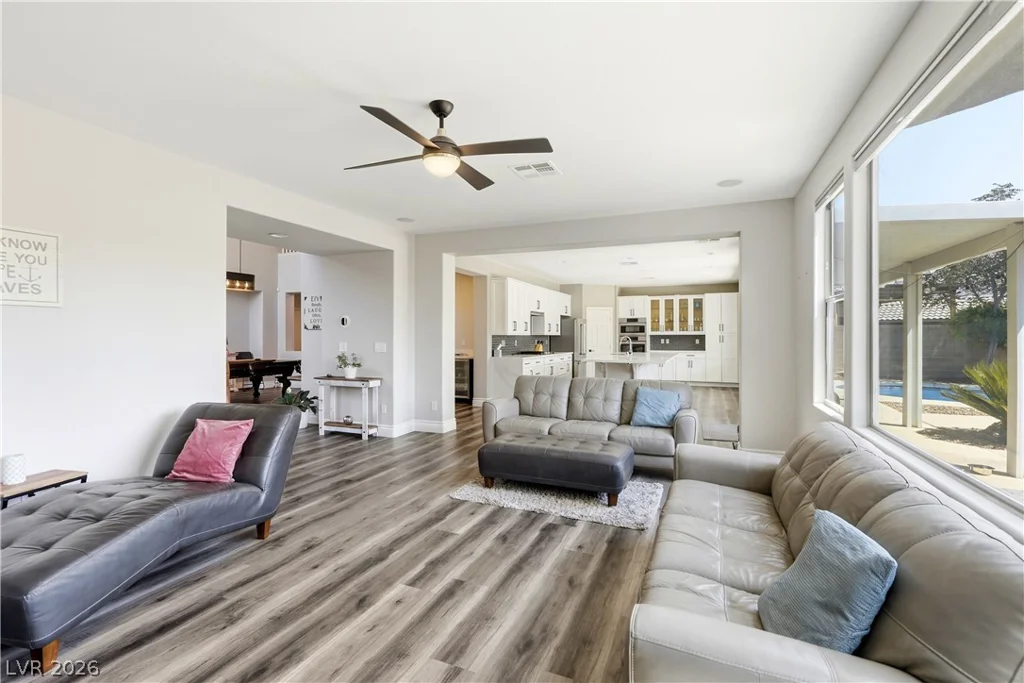 8834 Arroyo Azul, Las Vegas, NV 89131