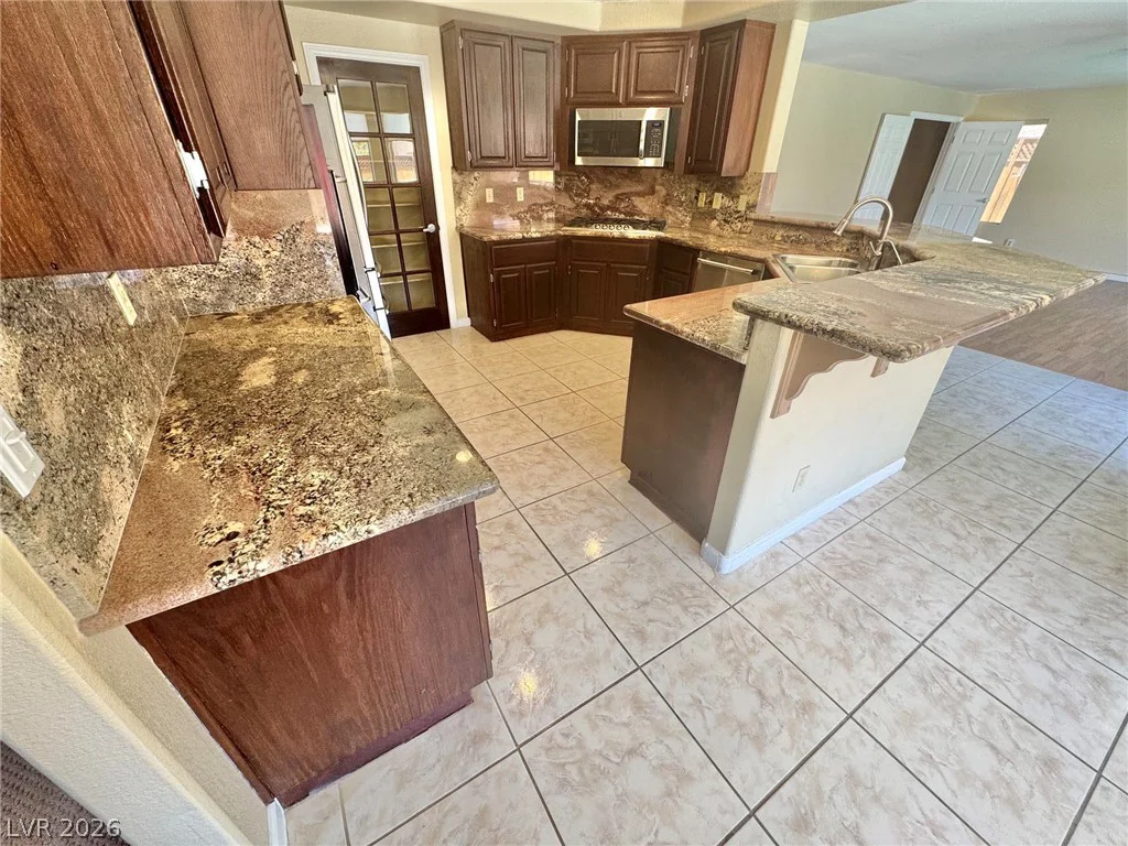 8240 Tivoli Cove, Las Vegas, NV 89128