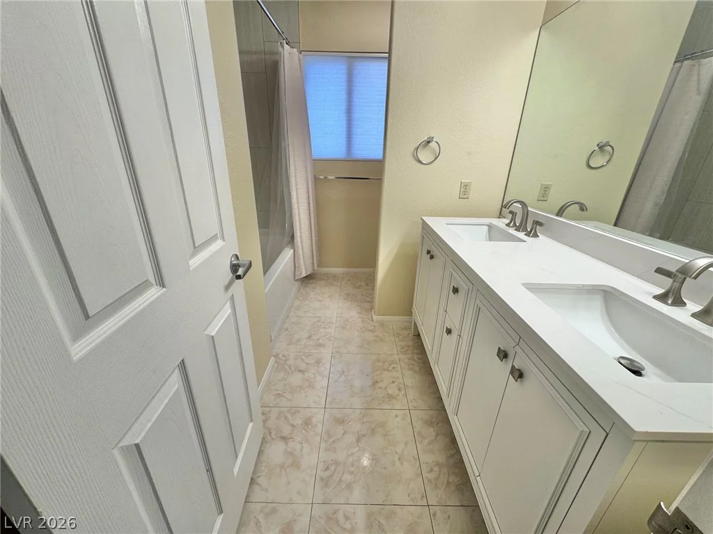 8240 Tivoli Cove, Las Vegas, NV 89128