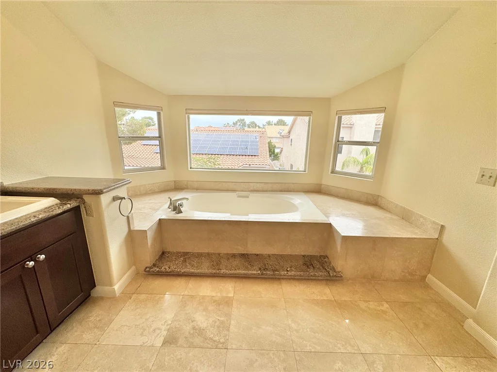 8240 Tivoli Cove, Las Vegas, NV 89128