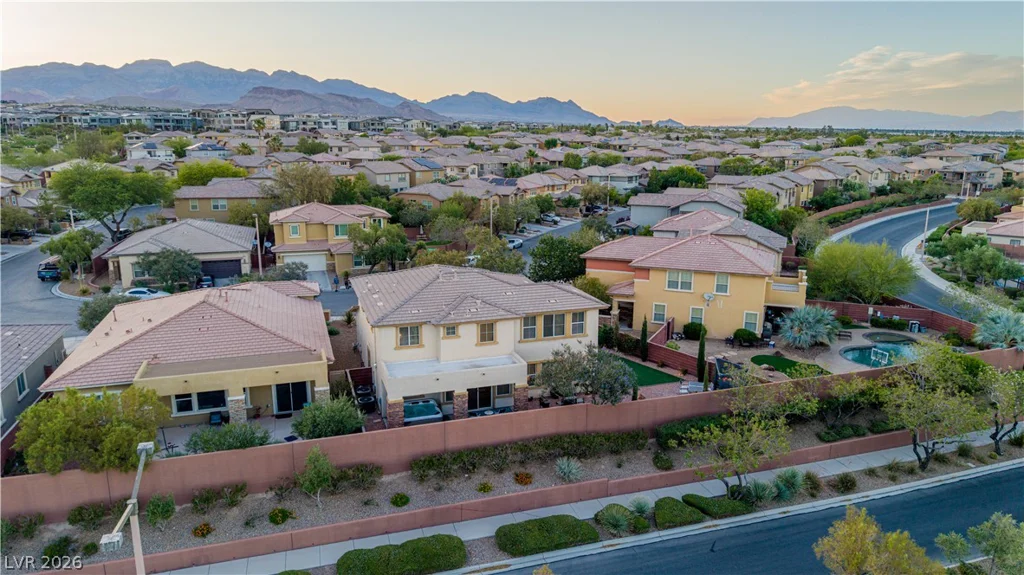 10507 Ardsley, Las Vegas, NV 89135