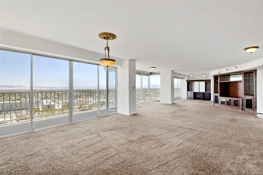 3111 Bel Air, Las Vegas, NV 89109