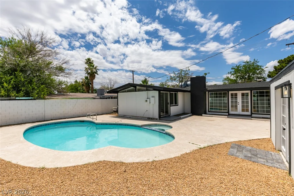 700 Mallard, Las Vegas, NV 89107