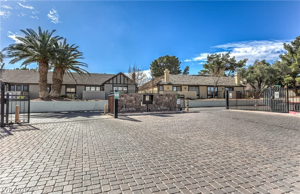 3953 Landsdown, Las Vegas, NV 89121