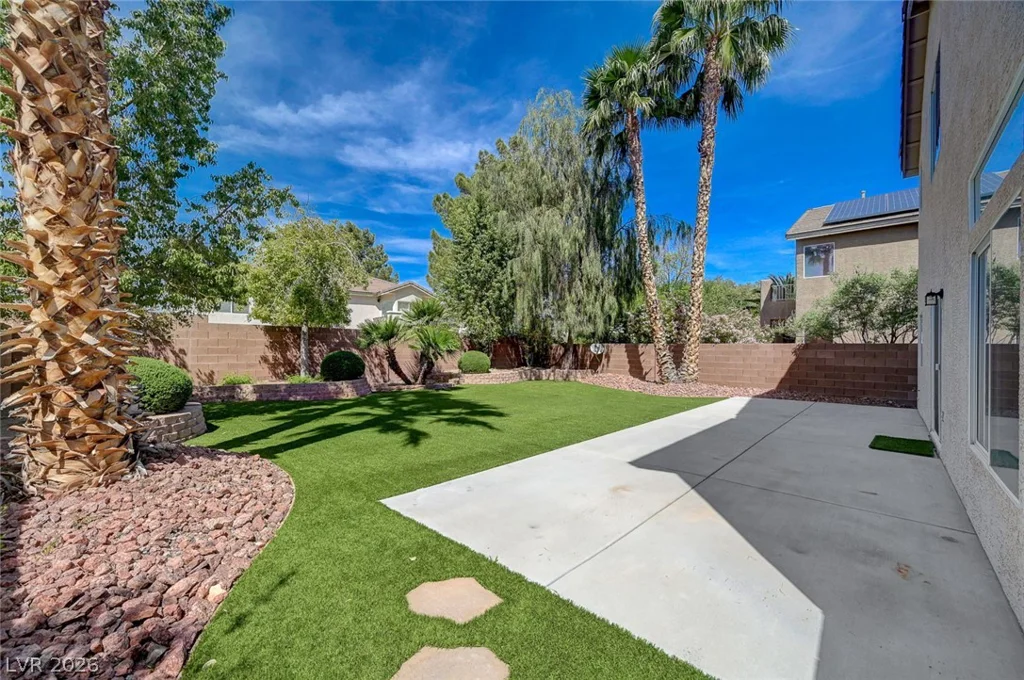 2558 Williamsburg, Henderson, NV 89052