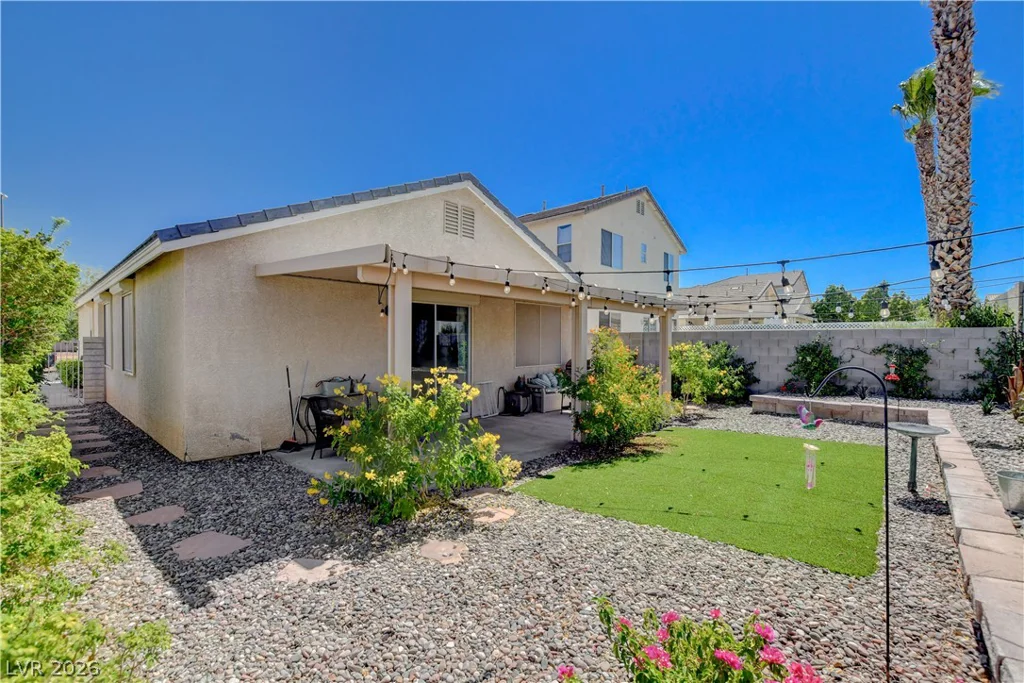 8832 Ackerman, Las Vegas, NV 89143