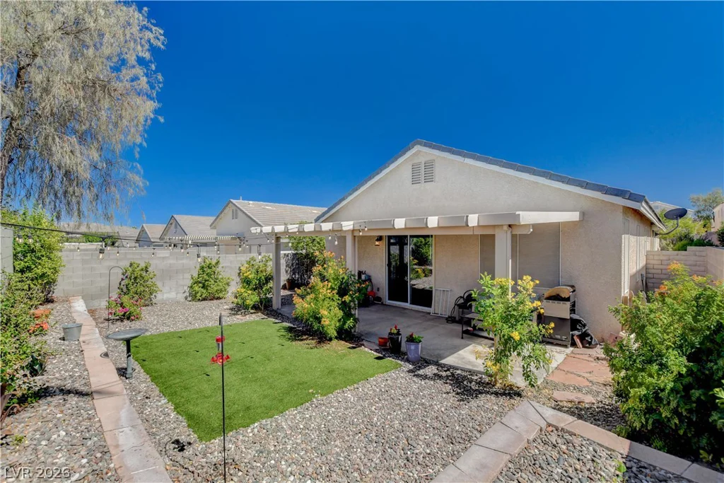 8832 Ackerman, Las Vegas, NV 89143