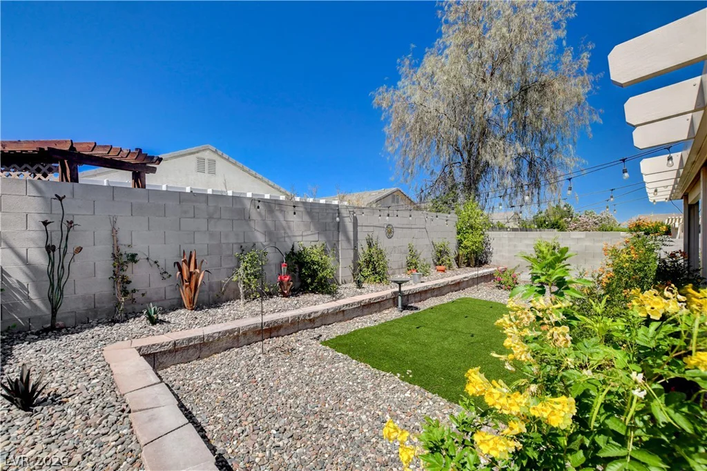 8832 Ackerman, Las Vegas, NV 89143