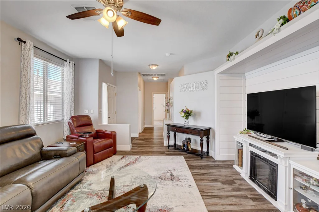 8832 Ackerman, Las Vegas, NV 89143