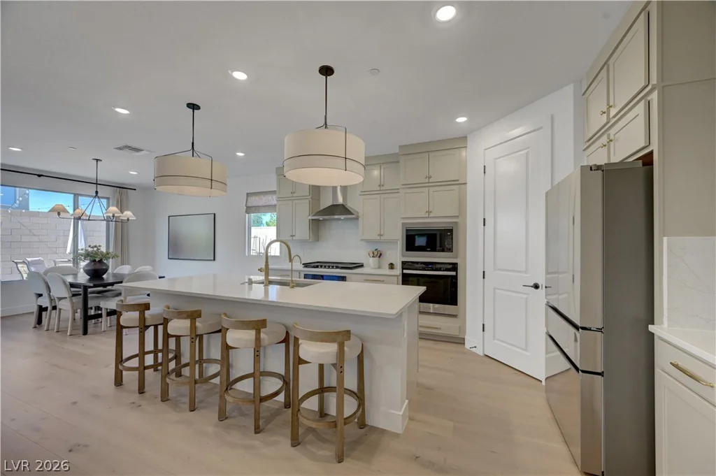 10826 Delparke Valley, Las Vegas, NV 89166