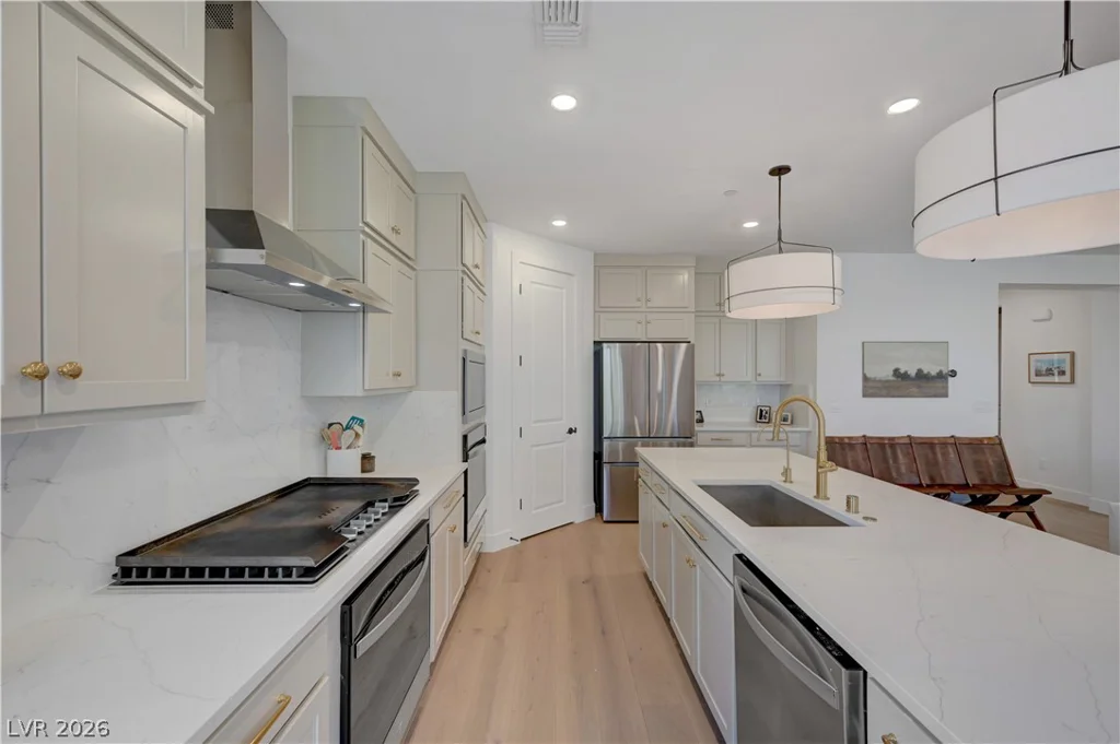 10826 Delparke Valley, Las Vegas, NV 89166