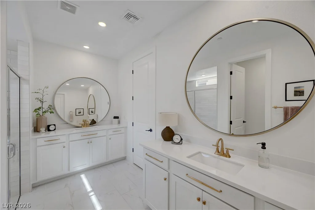 10826 Delparke Valley, Las Vegas, NV 89166