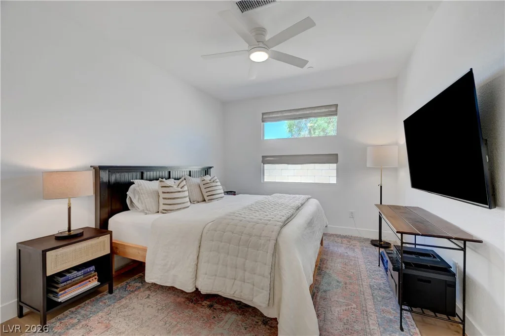 10826 Delparke Valley, Las Vegas, NV 89166
