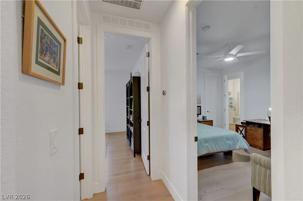 10826 Delparke Valley, Las Vegas, NV 89166