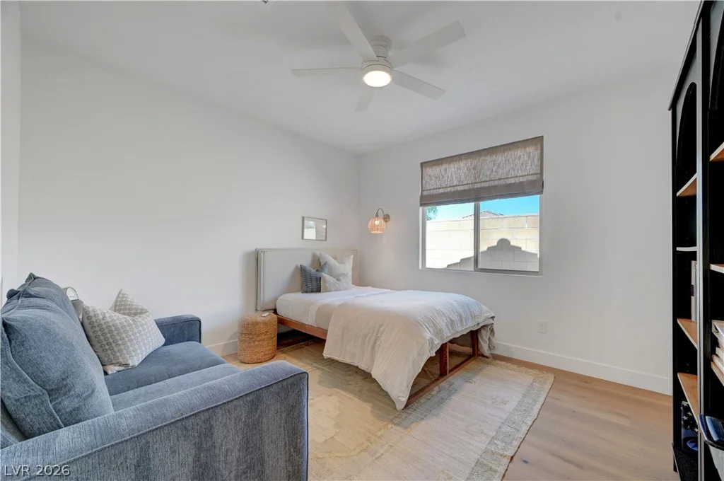 10826 Delparke Valley, Las Vegas, NV 89166