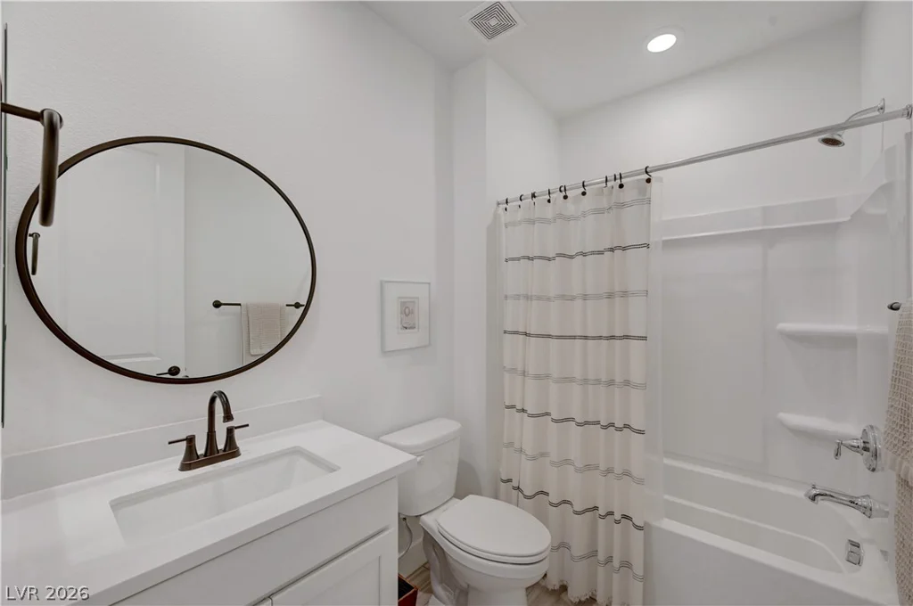 10826 Delparke Valley, Las Vegas, NV 89166