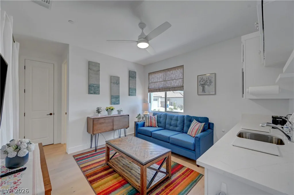 10826 Delparke Valley, Las Vegas, NV 89166