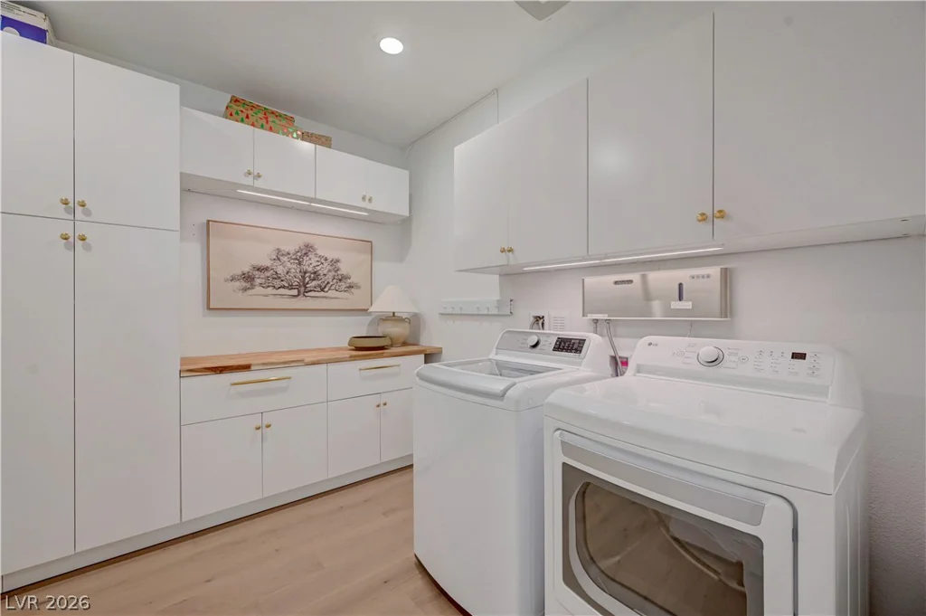 10826 Delparke Valley, Las Vegas, NV 89166